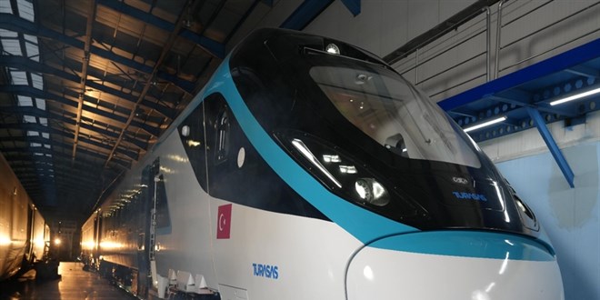 T�rkiye'nin en h�zl� milli elektrikli h�zl� tren seti bu y�l raylara inecek - Son Dakika Haber