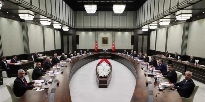 Y�l�n ilk kabinesi toplan�yor