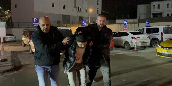 Eski�ehir'de otomobil yayalara �arpt�: 3 �l�