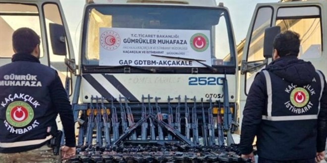 Suriye'den T�rkiye'ye giren kamyonda 51 silah ile 41 �arj�r ele ge�irildi