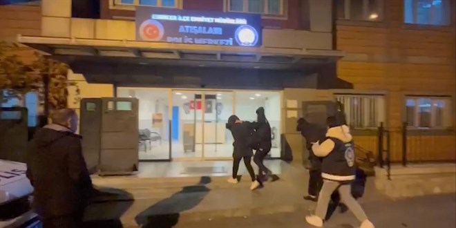 Dura�a b�rak�lan 1 ayl�k bebe�in annesi yakaland� - Son Dakika Haber