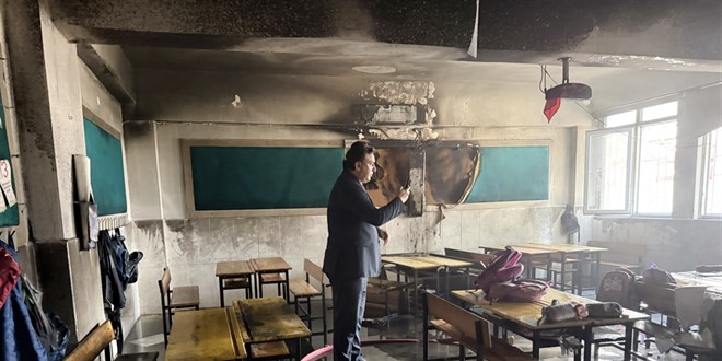 �lkokulda s�n�fta yang�n ��kt�, e�itime 2 g�n ara verildi