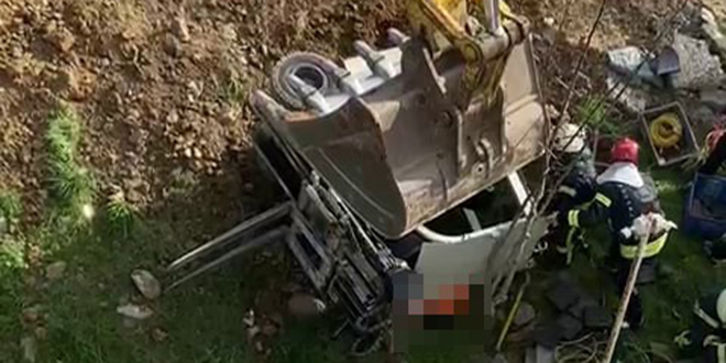 Devrilen forkliftin alt�nda kalan belediye �al��an� hayat�n� kaybetti - Son Dakika Haber