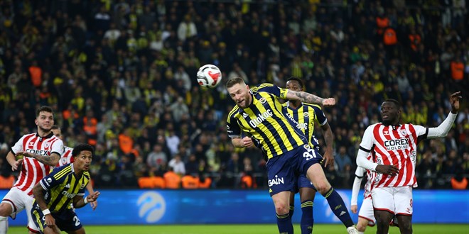 Fenerbah�e, Turkcell S�per Kupa'da finale y�kseldi