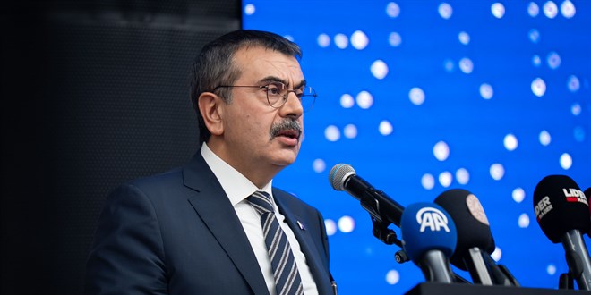 Bakan Tekin: D��ar�daki darbe g�r�nt�s�yle liderimizi tehdit etmek milli iradeye ihanet - Son Dakika Haber