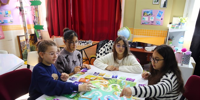 ��retmenler 'De�erlerin �zinde' ile akran zorbal���n� bitirmeyi hedefliyor - Son Dakika Haber