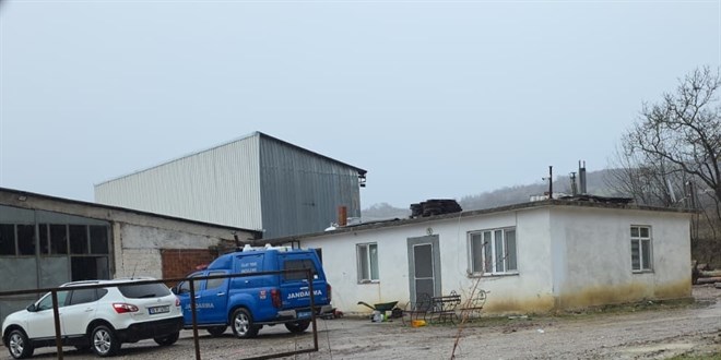 Bursa'da elektrik ak�m�na kap�lan i��i �ld�