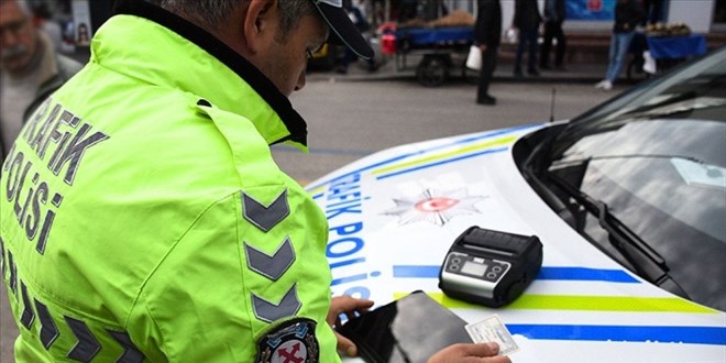 Trafik cezalar� art�yor: Teklifin 4 maddesi daha kabul edildi