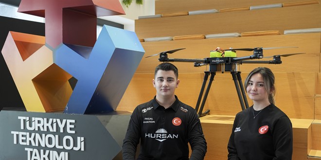 Berkeley ve Michigan'� geride b�rak�p liseler aras� D�nya �ampiyonu oldular - Son Dakika Haber