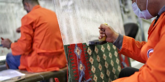 Bakan Tun�: Cezaevlerinde 200'den fazla i� kolunda �retim yap�l�yor