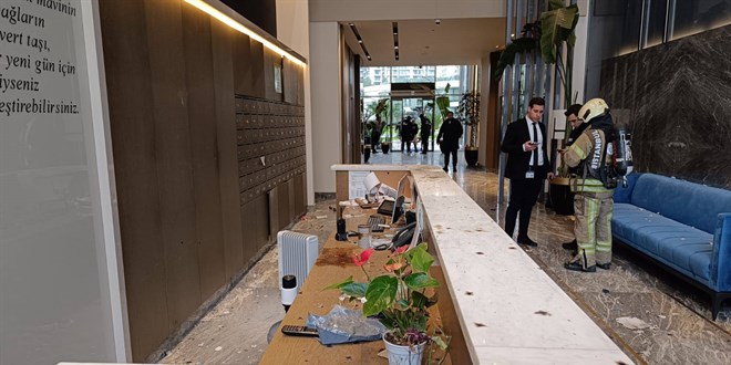 Zeytinburnu'nda kargo paketi patlad�: 2 yaral�! - Son Dakika Haber