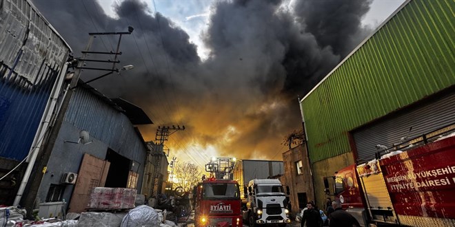 Mersin'de geri d�n���m fabrikas�nda yang�n - Son Dakika Haber