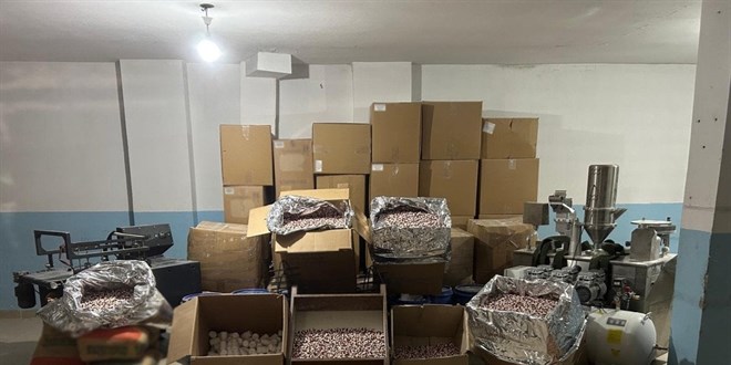 �stanbul Avc�lar'da uyu�turucu imalathanesine bask�n: 6 g�zalt�