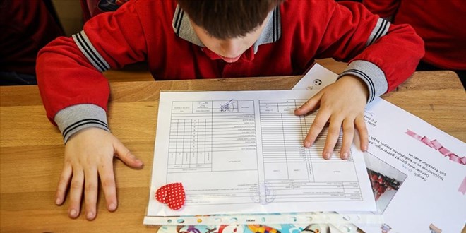 'Karne notlar�na de�il g�sterilen �abaya bak�n'