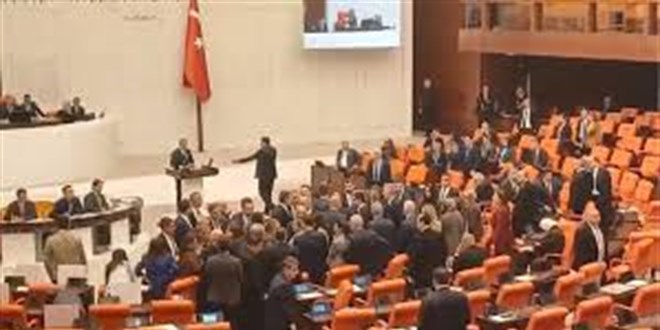 Huzur bozan vekile maa� kesme cezas�!