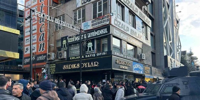 Van'da kuyumcu, alt�n ve paralarla kay�plara kar��t� - Son Dakika Haber