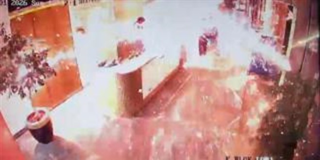 L�ks siteye getirilen kargo paketi bomba gibi patlad� - Son Dakika Haber