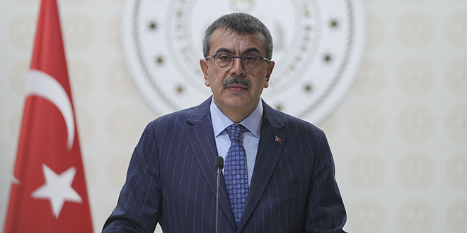 Bakan Tekin'den velilere: Karne notu her �ey de�il!