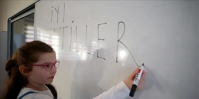 Okullarda yar�y�l tatili i�in karne zili �alacak