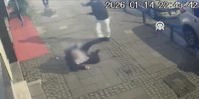 Yolda y�r�rken tekmeli sald�r�ya u�rad� - Son Dakika Haber