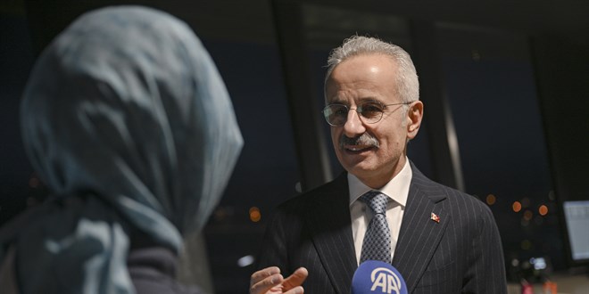 Canl� yay�n s�ras�nda rahats�zlanan Bakan Uralo�lu'ndan a��klama - Son Dakika Haber