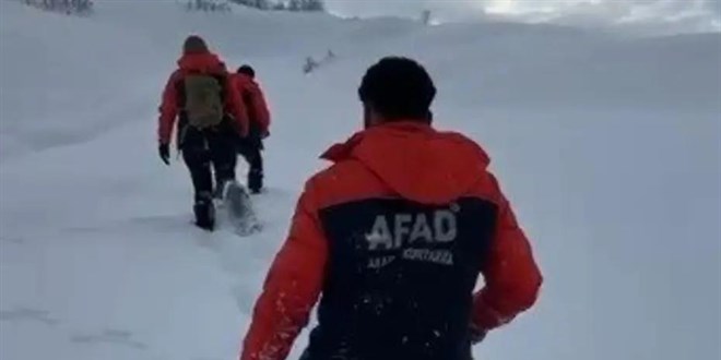 AFAD yo�un kar alt�nda 4 saat y�r�yerek aileye ula�t�, ihbar sahte ��kt� - Son Dakika Haber