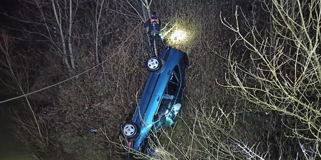 Kocaeli'de �aya d��en otomobildeki baba ve o�lu hayat�n� kaybetti - Son Dakika Haber