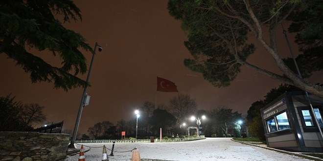 �stanbul'da kar ya���� y�ksek kesimleri beyaza b�r�d� - Son Dakika Haber