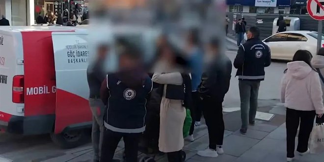 Hatay'da g��men ka�ak��l��� operasyonlar�nda yakalanan 25 zanl� tutukland�