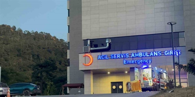 Mu�la'da tekne batt�: 1 �l�, 1'i a��r 4 yaral� - Son Dakika Haber