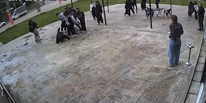 Akran zorbal��� soka�a indi: Liseli genci darp eden grubu esnaf da��tt� - Son Dakika Haber