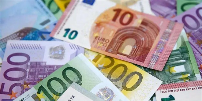 Dolar zay�flad�, euro co�tu: Euro'da t�m zamanlar�n rekoru k�r�ld�!