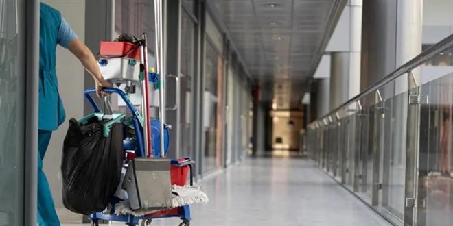 �niversitede skandal. Sahte diplomayla teknik operat�rl�kten memurlu�a y�kseldi - Son Dakika Haber