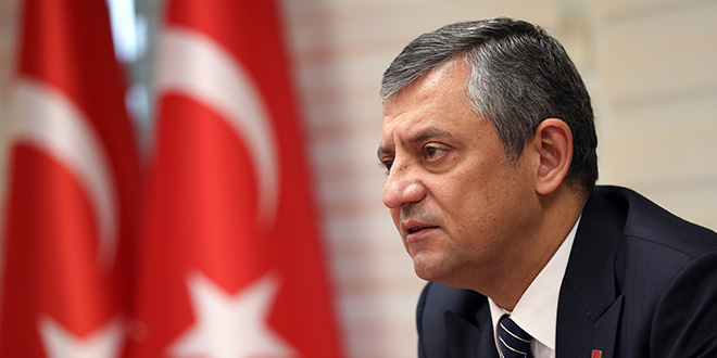 �zel: T�rk bayra��m�za y�nelik sald�r�y� �iddetle lanetliyorum