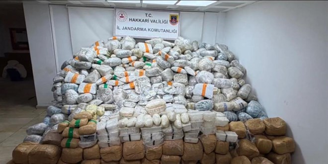 Hakkari'de 860 kilogram uyu�turucu ele ge�irildi - Son Dakika Haber