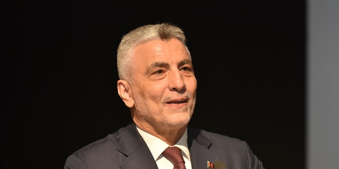 Bakan Bolat: Enflasyon d��t�k�e faizler de d���yor