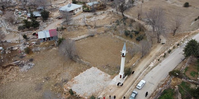 Cemaat, imam, minare var fakat cami yok - Son Dakika Haber