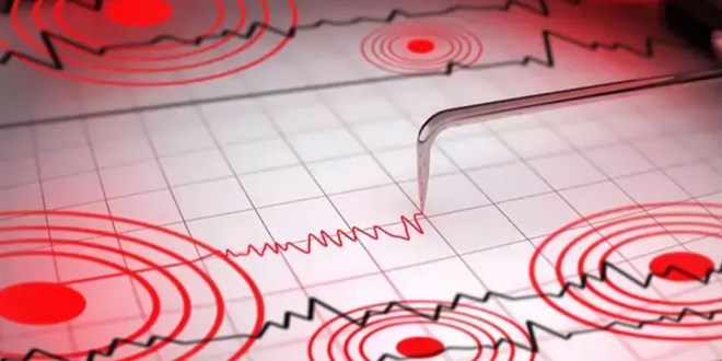 Bal�kesir'de gece yar�s� korkutan deprem