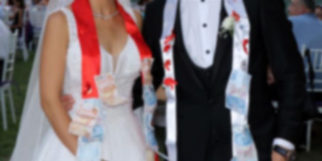 Nakit ta��mak sorun olunca d���n davetiyelerine IBAN eklendi