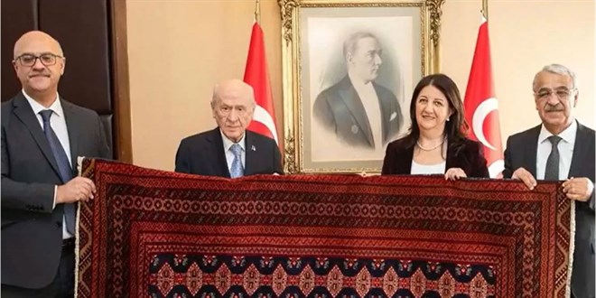 PKK eleba�� �calan Bah�eli'ye kilim hediye etti - Son Dakika Haber