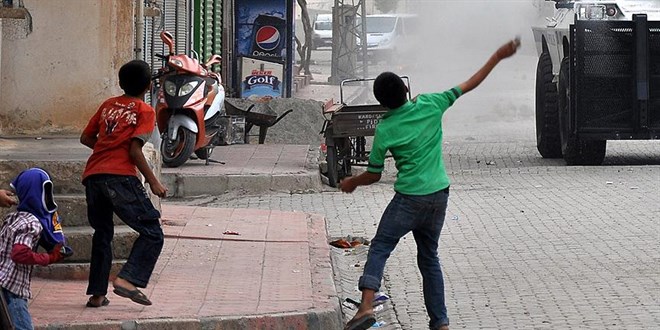 AK Parti'den Su�a S�r�klenen �ocuklar ��in Yeni D�zenleme