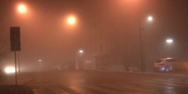 �stanbul'da sis �ehri kaplad�