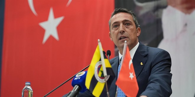 Galatasaray'dan Ali Ko�'a : Sen kendini hakikaten ne zannediyorsun?