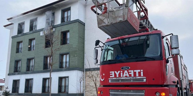 Apartmanda ��kan yang�nda 11 ki�i dumandan etkilendi - Son Dakika Haber