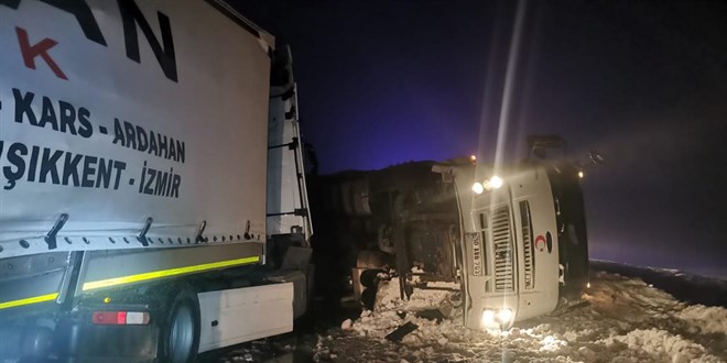 Sivas'ta zincirleme kaza: 8 yaral� - Son Dakika Haber