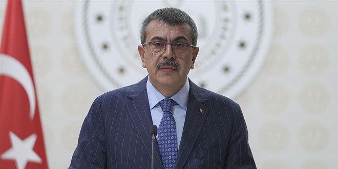 Bakan Tekin: Mekan da ba�l� ba��na bir ��retmendir