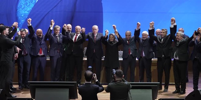 D�rt belediye ba�kan� Ak Parti'ye kat�ld� - Son Dakika Haber