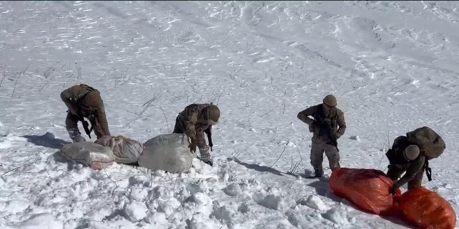 Hakkari k�rsal�nda 348 kilogram uyu�turucu ele ge�irildi - Son Dakika Haber