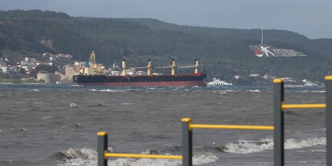 �anakkale Bo�az� yeniden trafi�e a��ld� - Son Dakika Haber