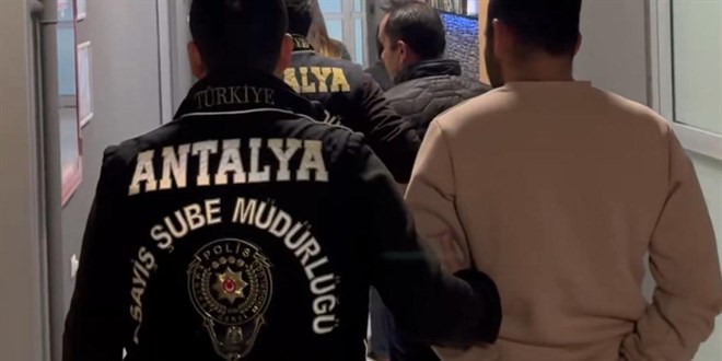 Antalya'da 10 y�l �nce i�lenen faili me�hul kad�n cinayeti ayd�nlat�ld�